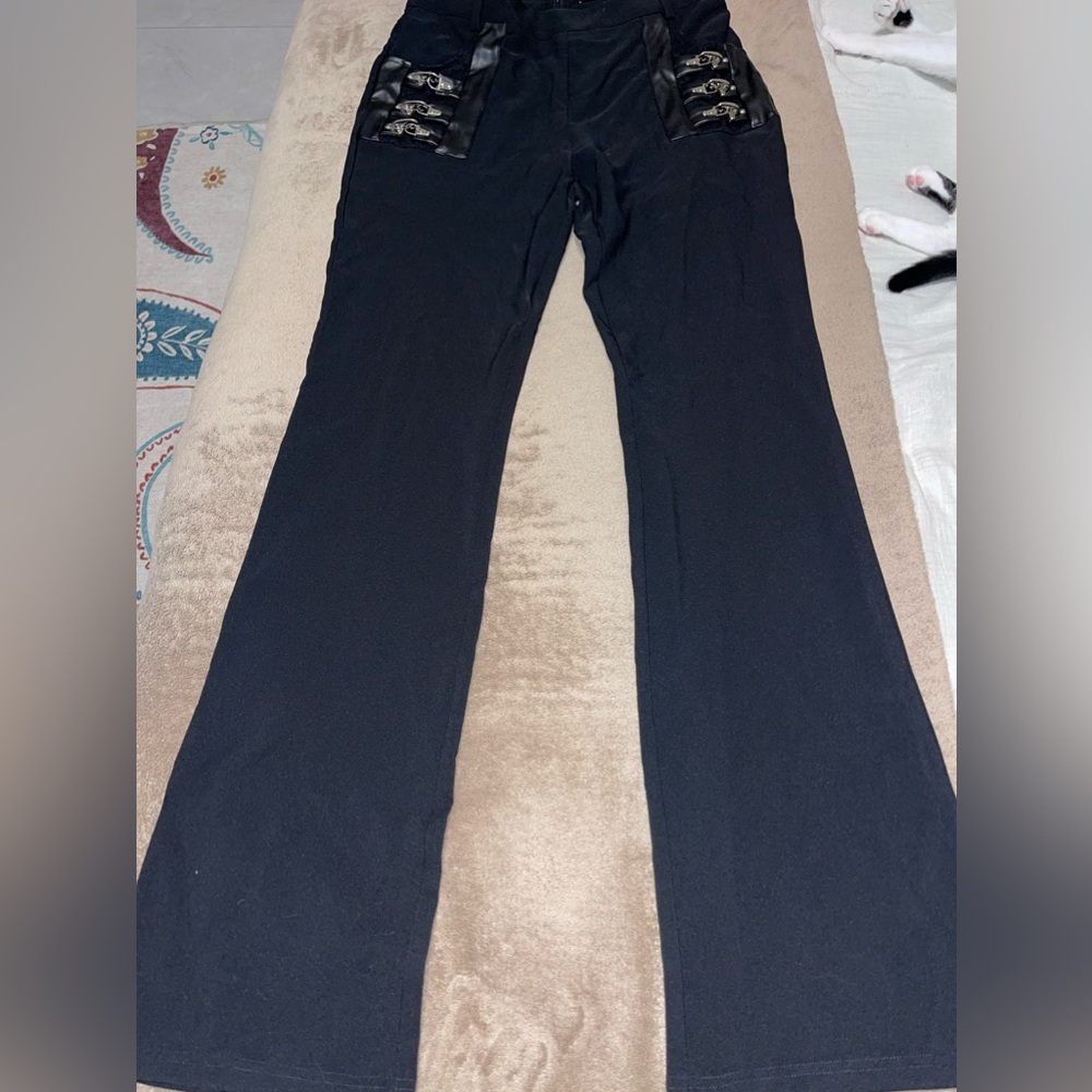 Outcast pants size L